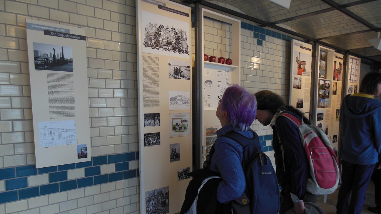 In der Ausstellung im Spreeraum am May-Ayim-Ufer 