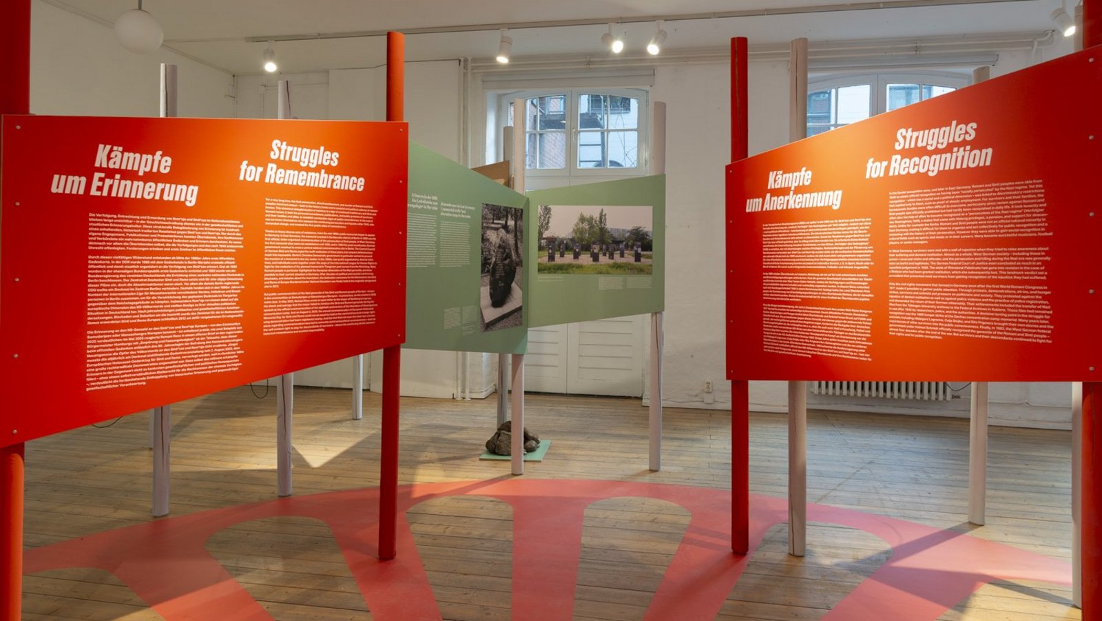 Ausstellungsansicht Widerstand und Würde