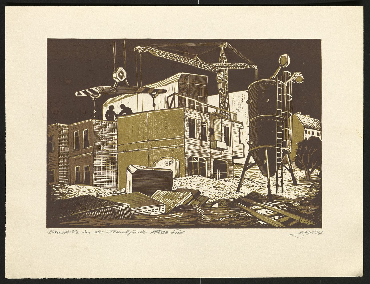 Linolschnitt: Volkmar Götze – Baustelle in der Frankfurter Allee Süd (1987). Aus der Sammlung „Studio Otto Nagel“. FHXB Friedrichshain-Kreuzberg Museum [CC BY-NC-SA]