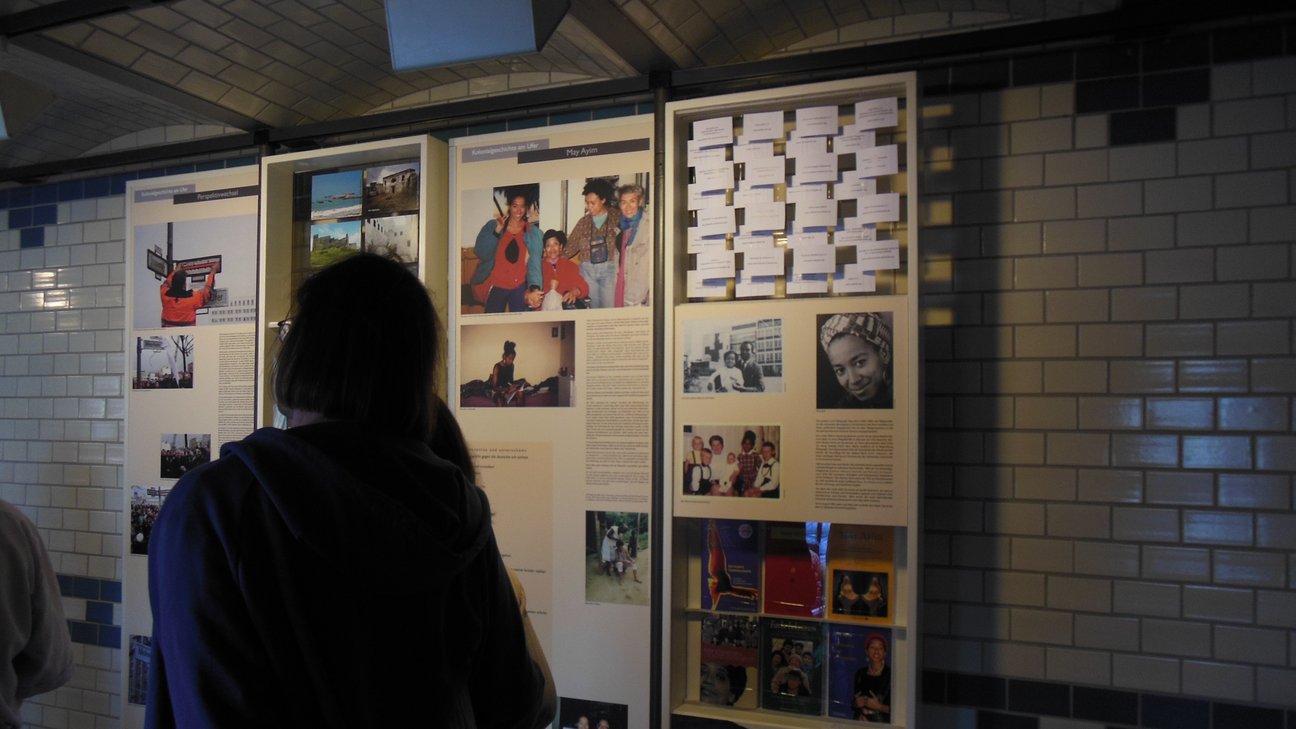In der Ausstellung im Spreeraum am May-Ayim-Ufer 
