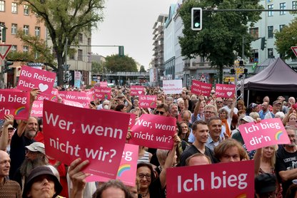 Feierliche Einweihung des Rio-Reiser-Platzes und des Gedenkzeichens für Rio Reiser