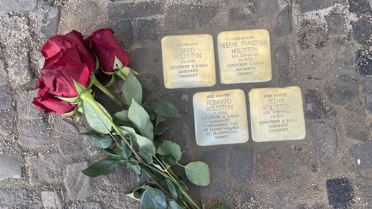 Stolpersteine David, Helene, Reinhard und Selma Holdstein
