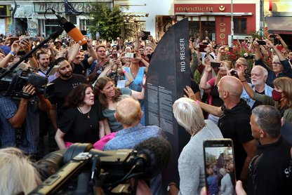 Straßenfest zur feierlichen Einweihung des Rio-Reiser-Platzes und des Gedenkzeichens für Rio Reiser