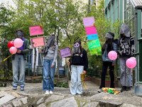 Projekt: Ein gemeinsames Morgen gestalten. Das Bild zeigt Projektteilnehmer:innen mit Masken