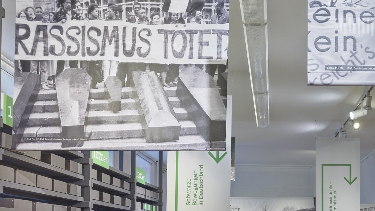 Versammeln Archiv FHXB, Eric Tschernow